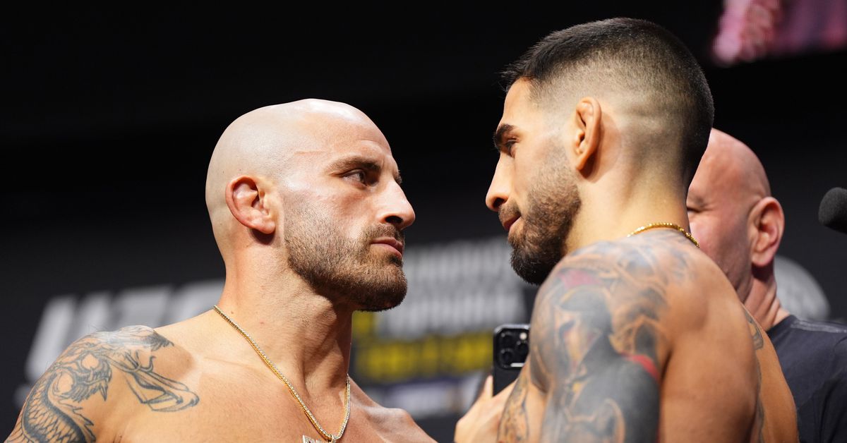 in this intense showdown, schaub and diaz face off with rising tensions as schaub vows, 'i will break his neck!' dive into the fierce rivalry and heated exchanges leading up to their anticipated clash.